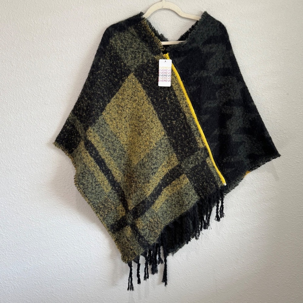 NWT Do Everything In Love Evereve‎ Gwen Plaid Poncho Black Yellow Camo Zip Wrap